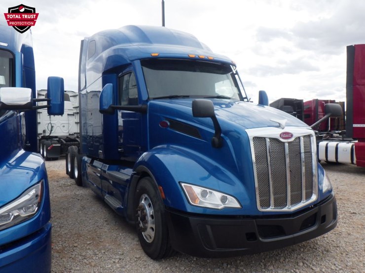 2022-peterbilt-579-image-3