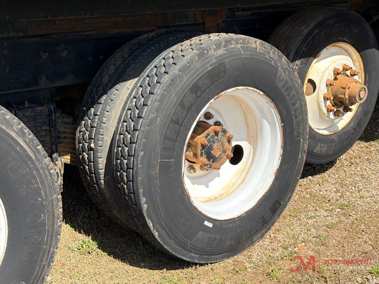 1993-mack-rd690s-image-17