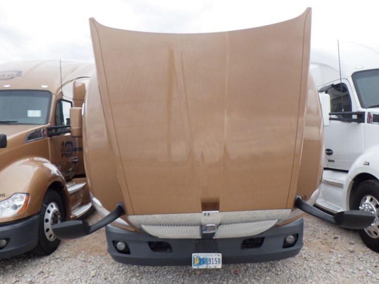 2022-kenworth-t680-image-24