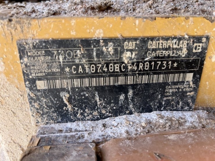 2013-caterpillar-740b-image-54