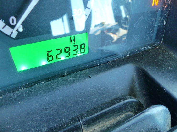 john-deere-6105d-image-16