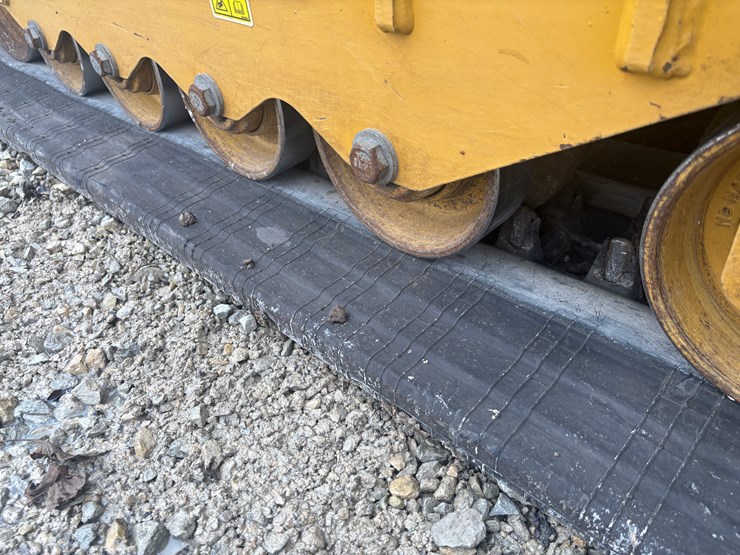 2023-caterpillar-289d3-image-71