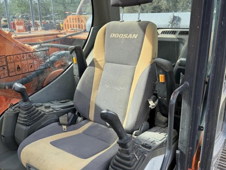 doosan-dx225-lc-3-image-10