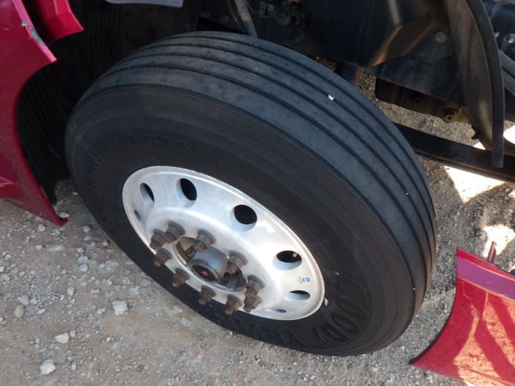 2020-volvo-vnl-760-image-28