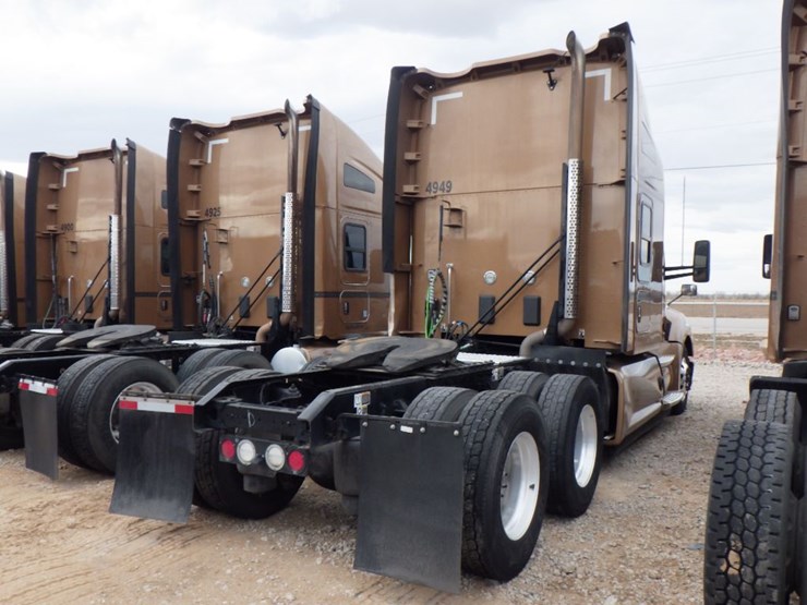 2022-kenworth-t680-image-9