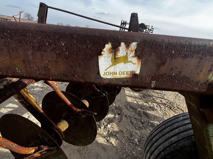 john-deere-110-image-8