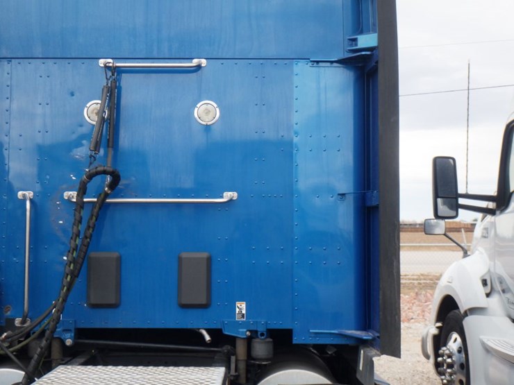 2022-kenworth-t680-image-13