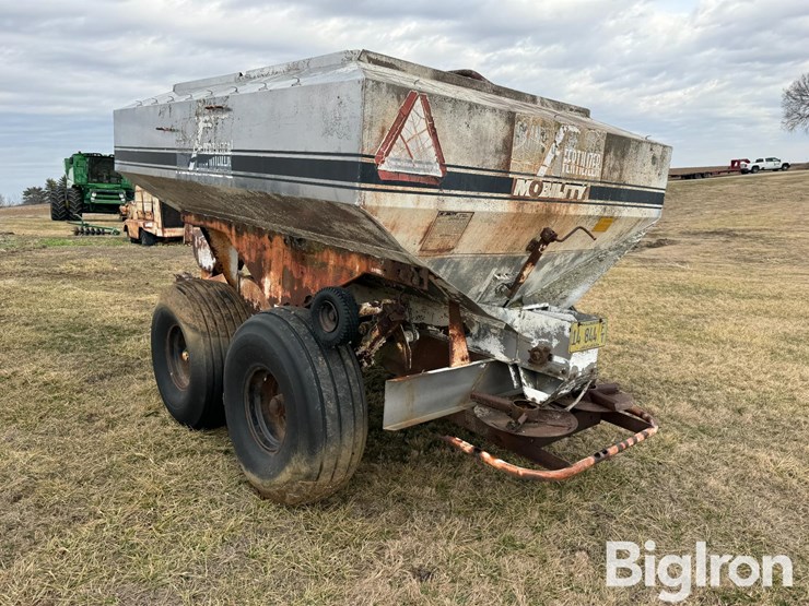 mobility-6.5-ton-pull-type-fertilizer-spreader-image-7