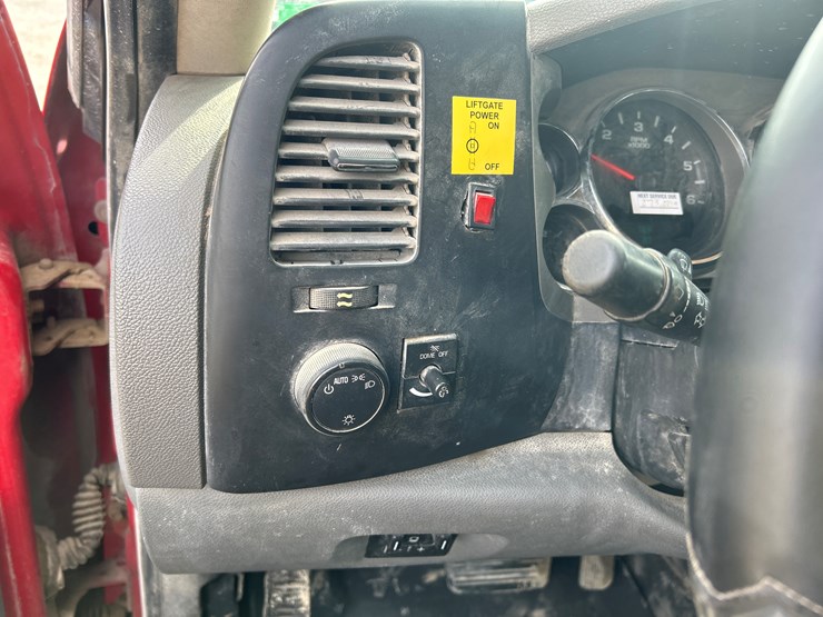 2012-chevrolet-silverado-2500-lt-image-53