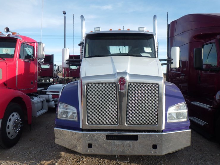 2016-kenworth-t880-image-2