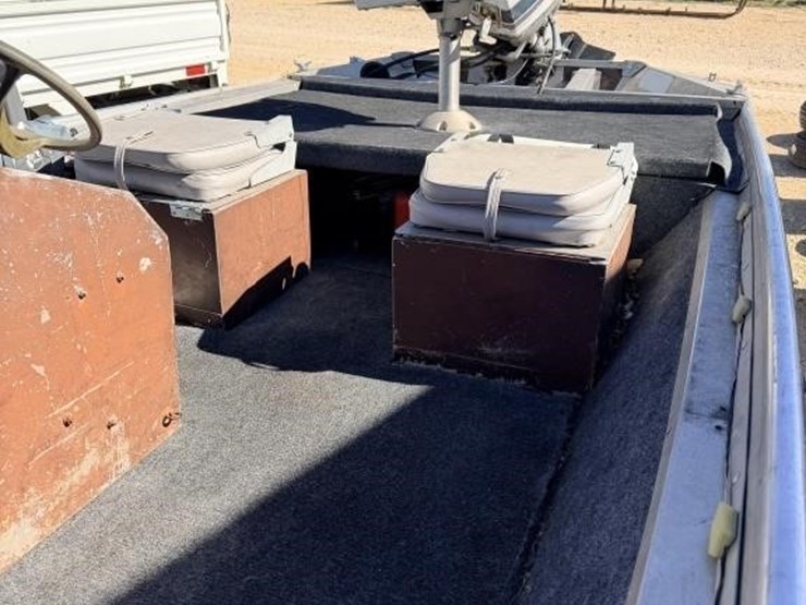 l3---1983-basstracker-boat-image-13