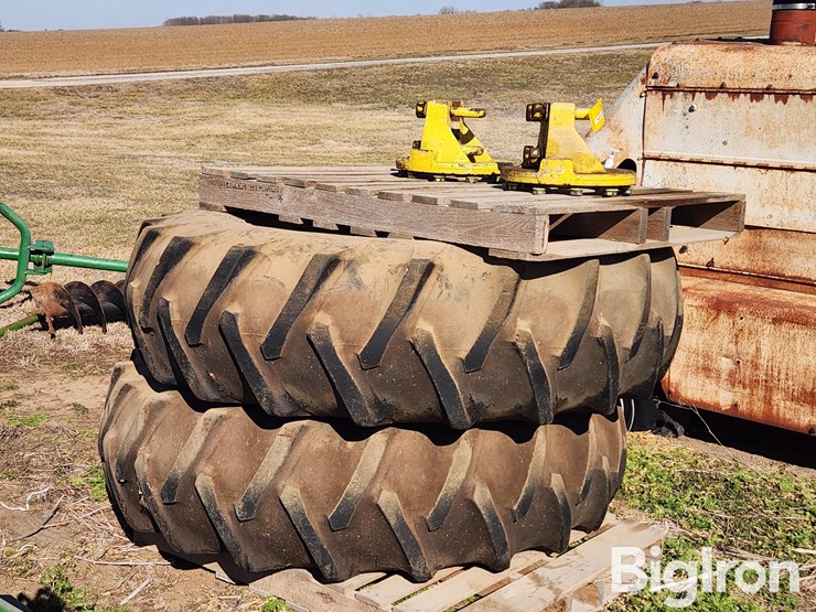 18.4-38-tires,-rims-&-hubs-image-3