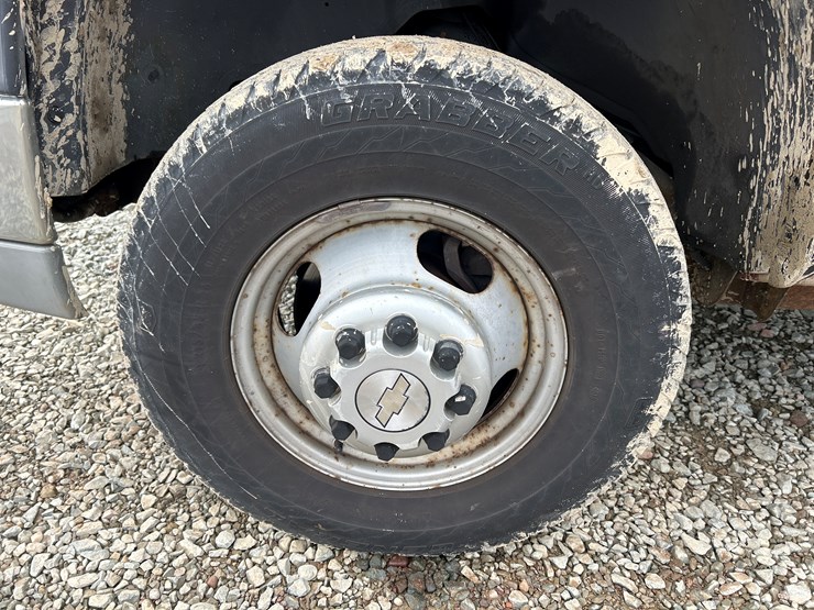 2006-chevrolet-3500-image-56