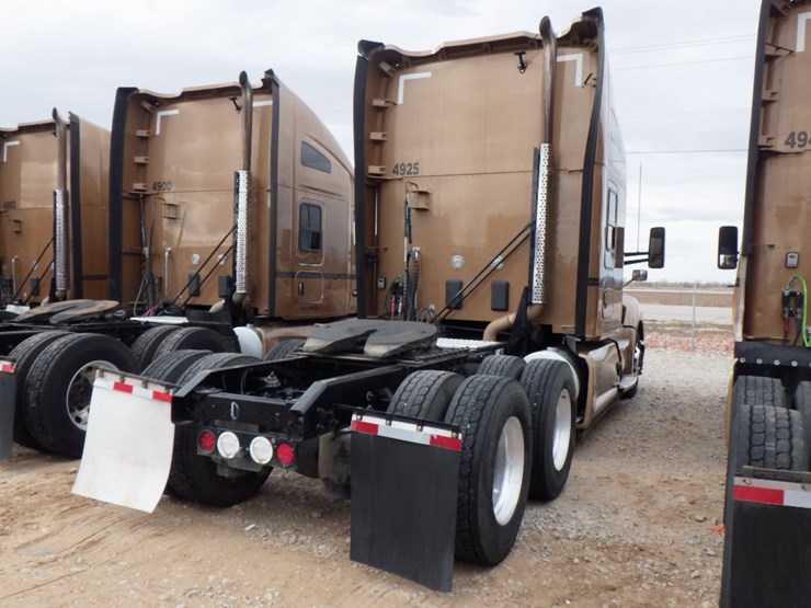 2022-kenworth-t680-image-16