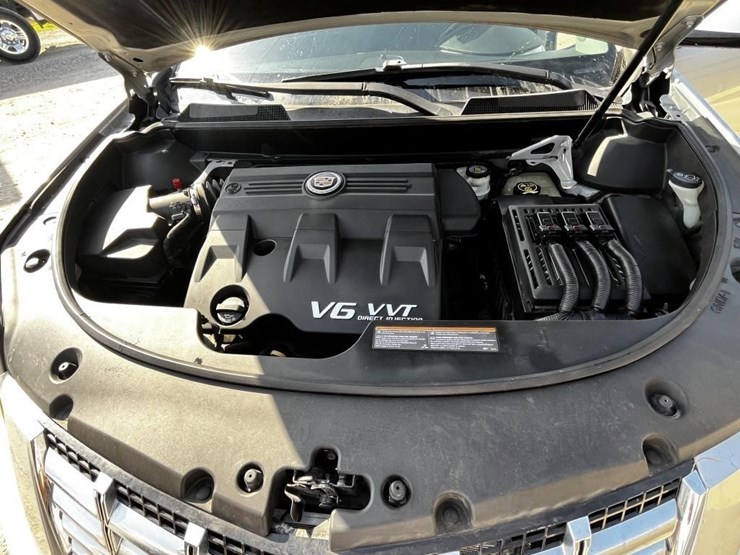 2013-cadillac-srx-image-19