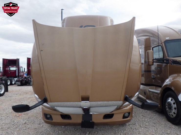 2022-kenworth-t680-image-23