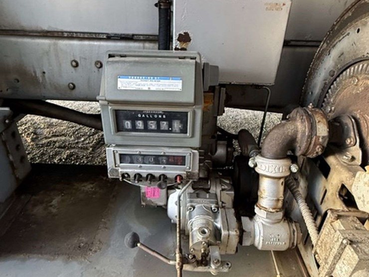 1996-ford-l8000-image-8