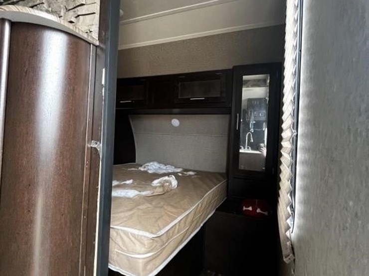 l2--2016-forest-river-travel-trailer-image-14