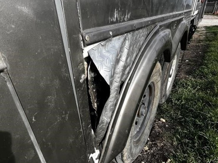 l1--2006-escalade-32'-travel-trailer-image-8