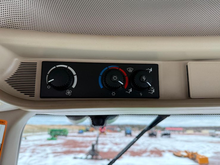 john-deere-7330-premium-image-62