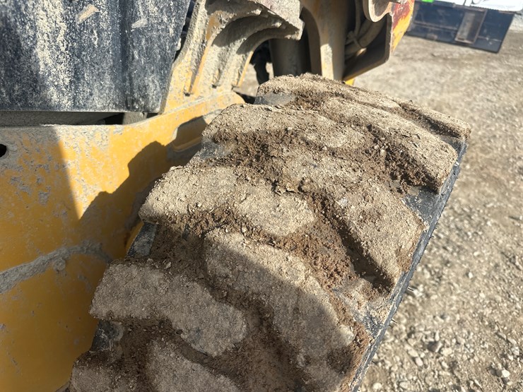 caterpillar-226d-image-53