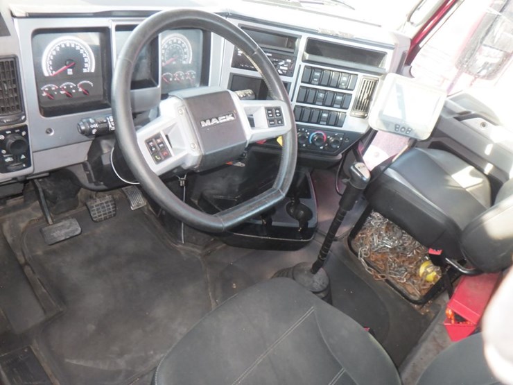 2020-mack-an64t-anthem-image-15