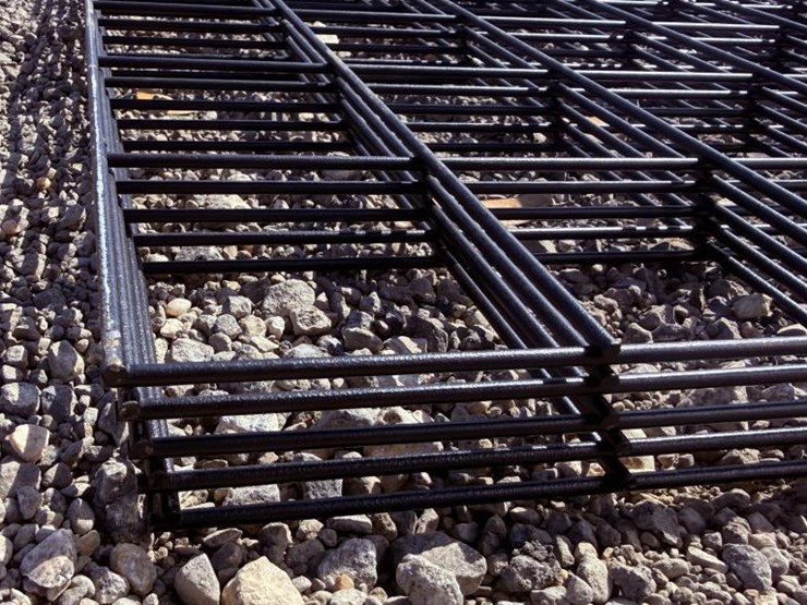 #21-•-(5)-panels-wire-mesh-approx:-3.3'-x-6.6'-image-3