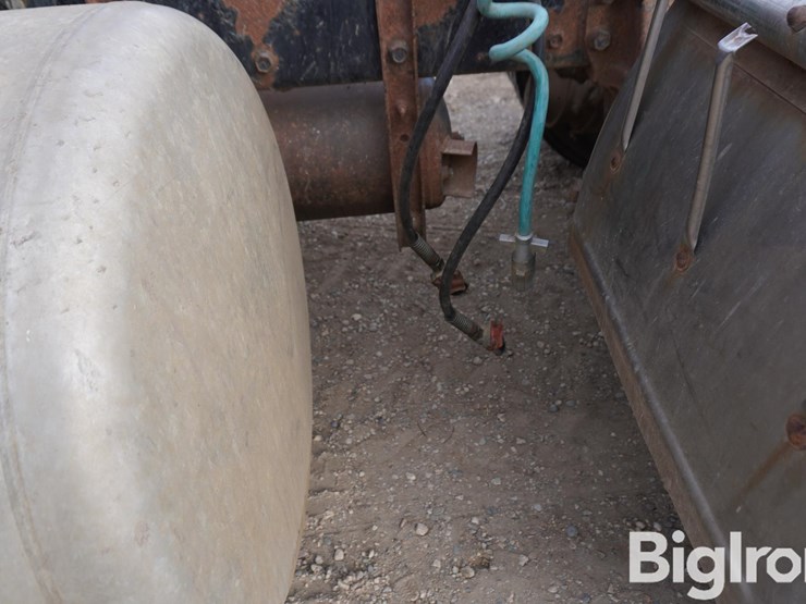 1988-peterbilt-362-image-10