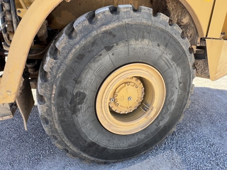 2013-caterpillar-740b-image-29