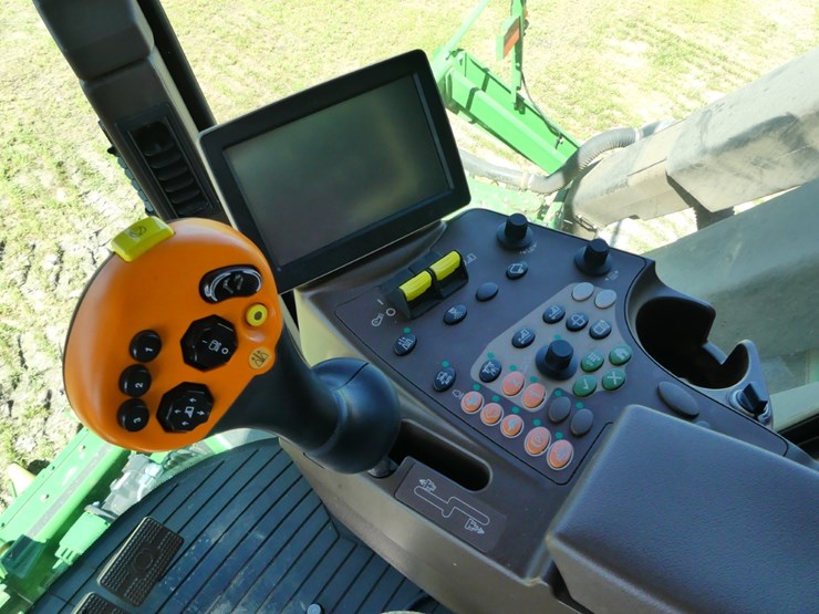 john-deere-cp690-image-27