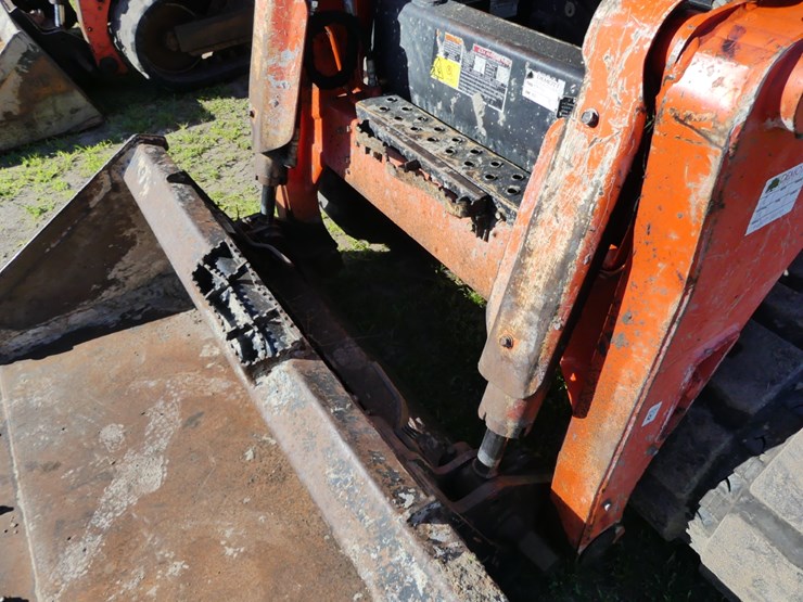 kubota-svl95-2s-image-11