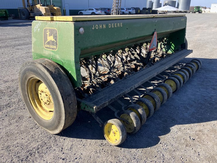 john-deere-8300-image-11