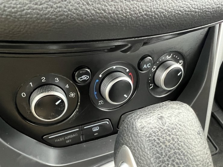 2013-ford-escape-image-30