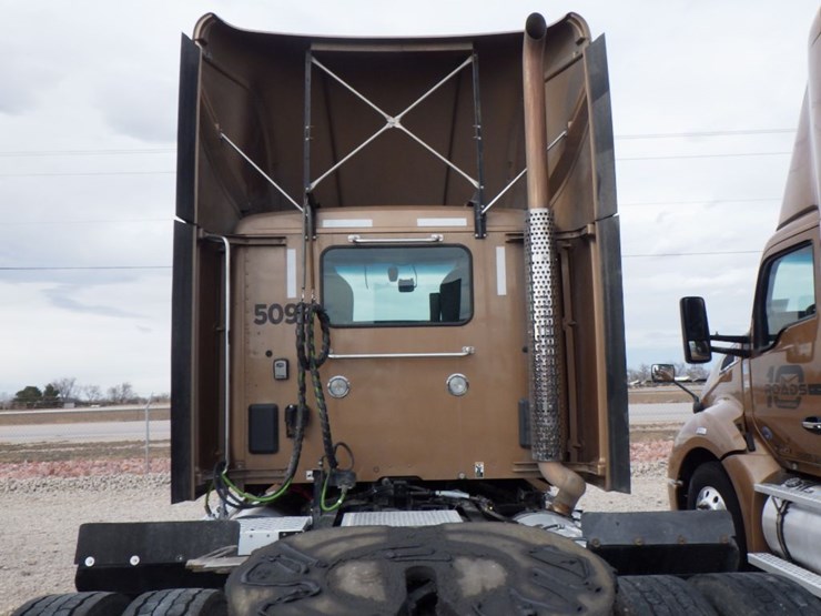 2022-kenworth-t680-image-10