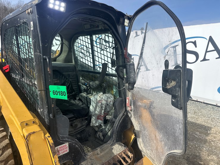 caterpillar-226d-image-37