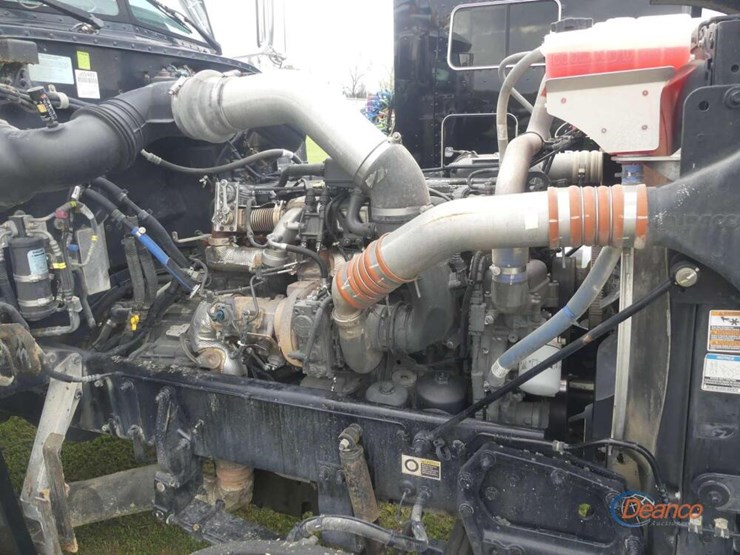 2020-peterbilt-389-image-11