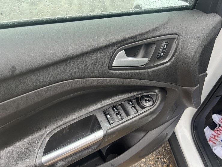 2013-ford-escape-image-25