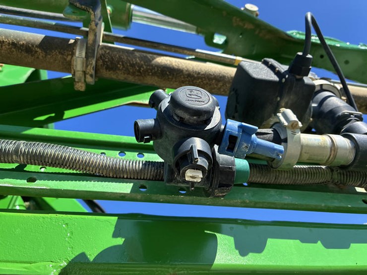 2018-john-deere-r4030-image-32