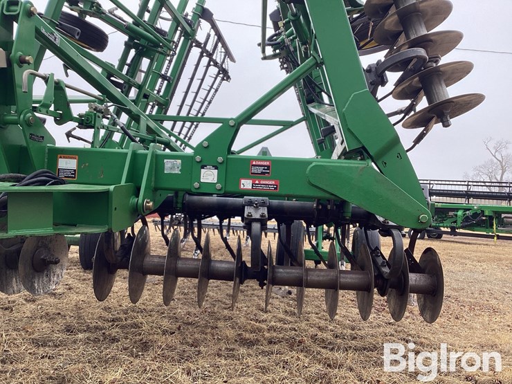 john-deere-2310-image-15