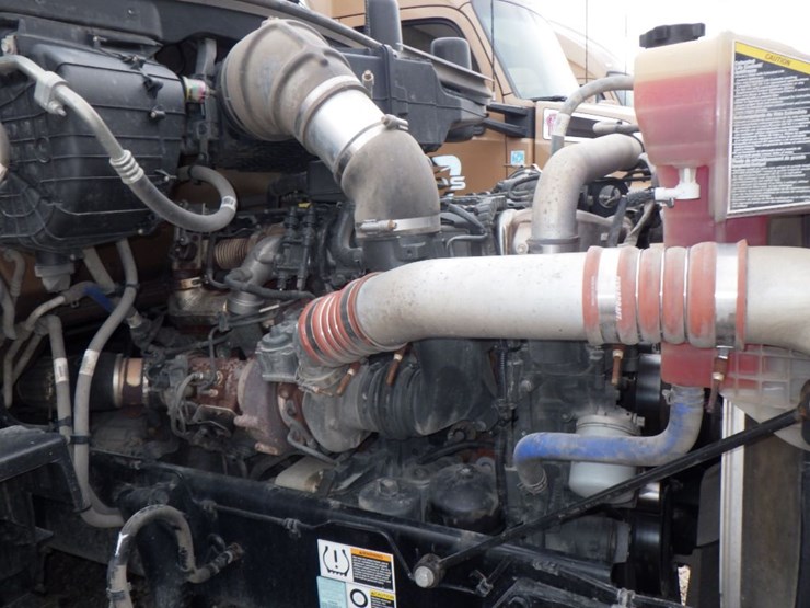 2022-kenworth-t680-image-26