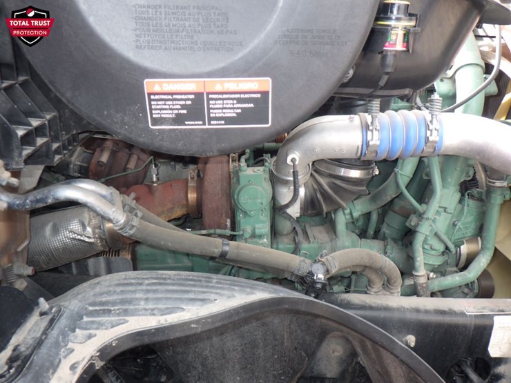 2024-volvo-vnl-300-image-22