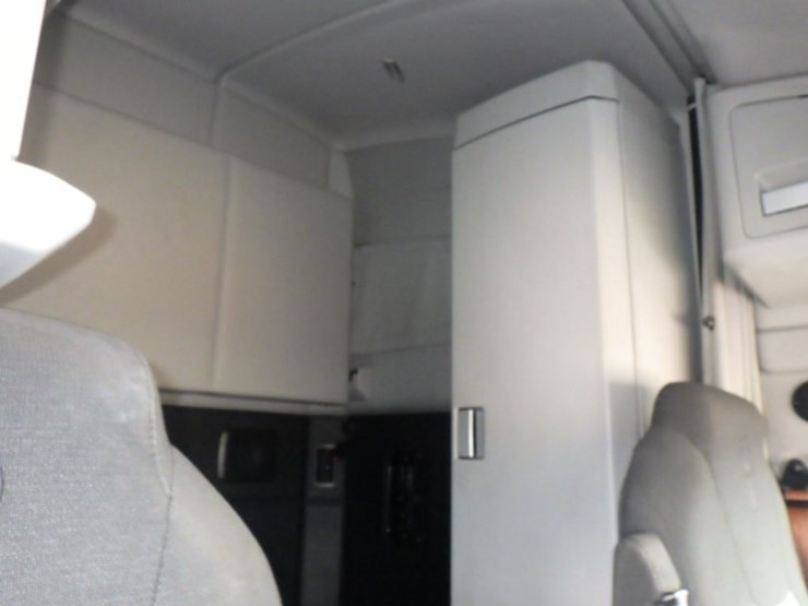 2022-kenworth-t680-image-4