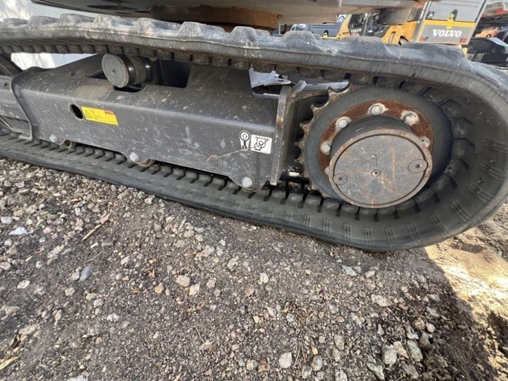 2022-volvo-ecr25d-image-14