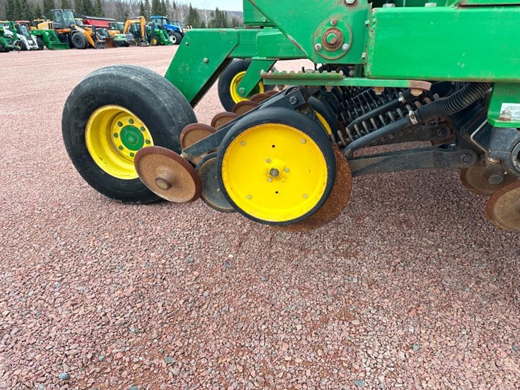 john-deere-750-image-25