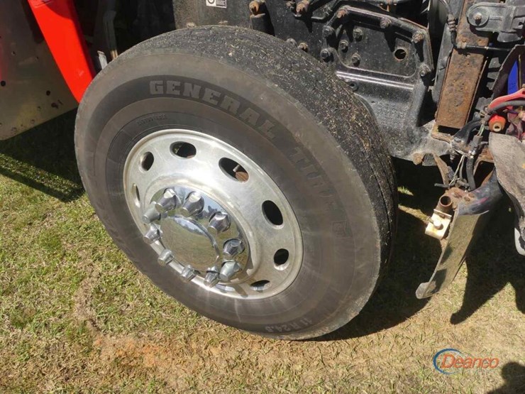 2017-peterbilt-389-image-11