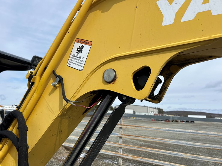 yanmar-vio35-6a-image-26