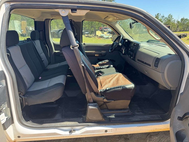 2008-chevrolet-silverado-1500-image-13