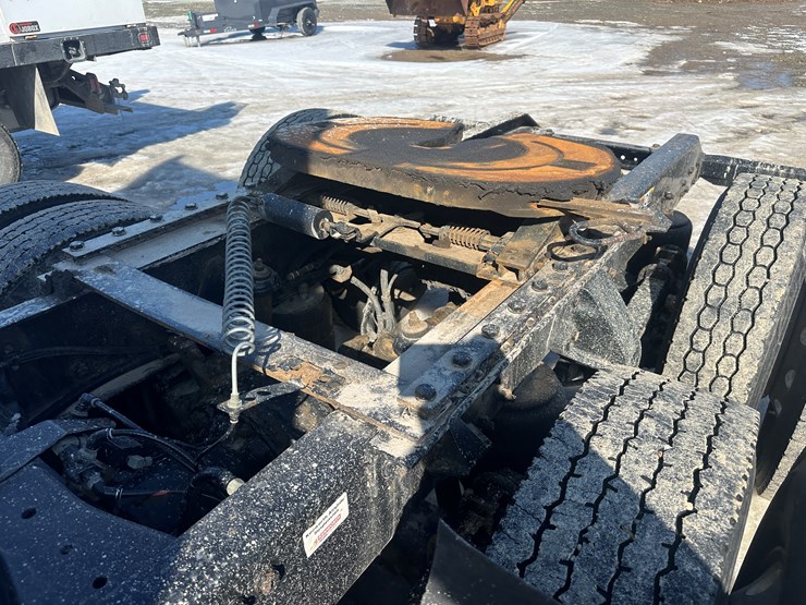 2017-kenworth-t680-image-25