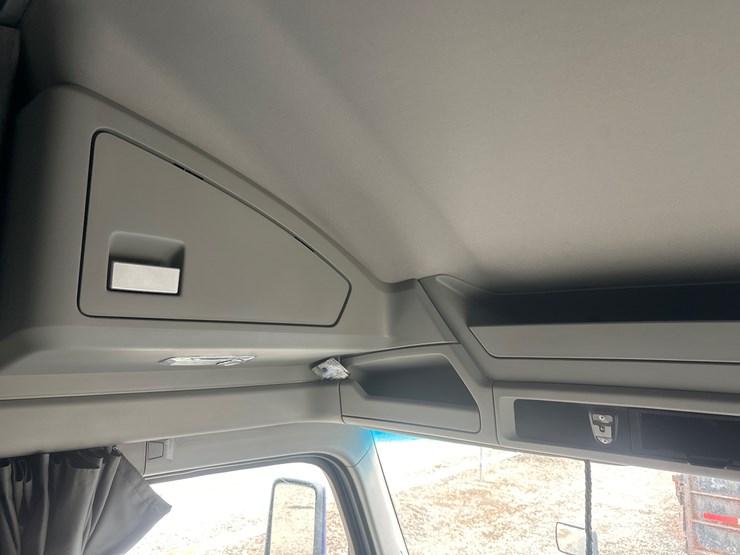 2020-kenworth-t680-image-53