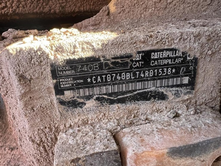 2013-caterpillar-740b-image-56